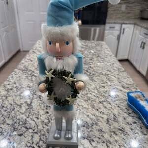 Wooden Christmas Nutcracker Decor, 15-Inch Teal‎ Santa Starfish Wreath
